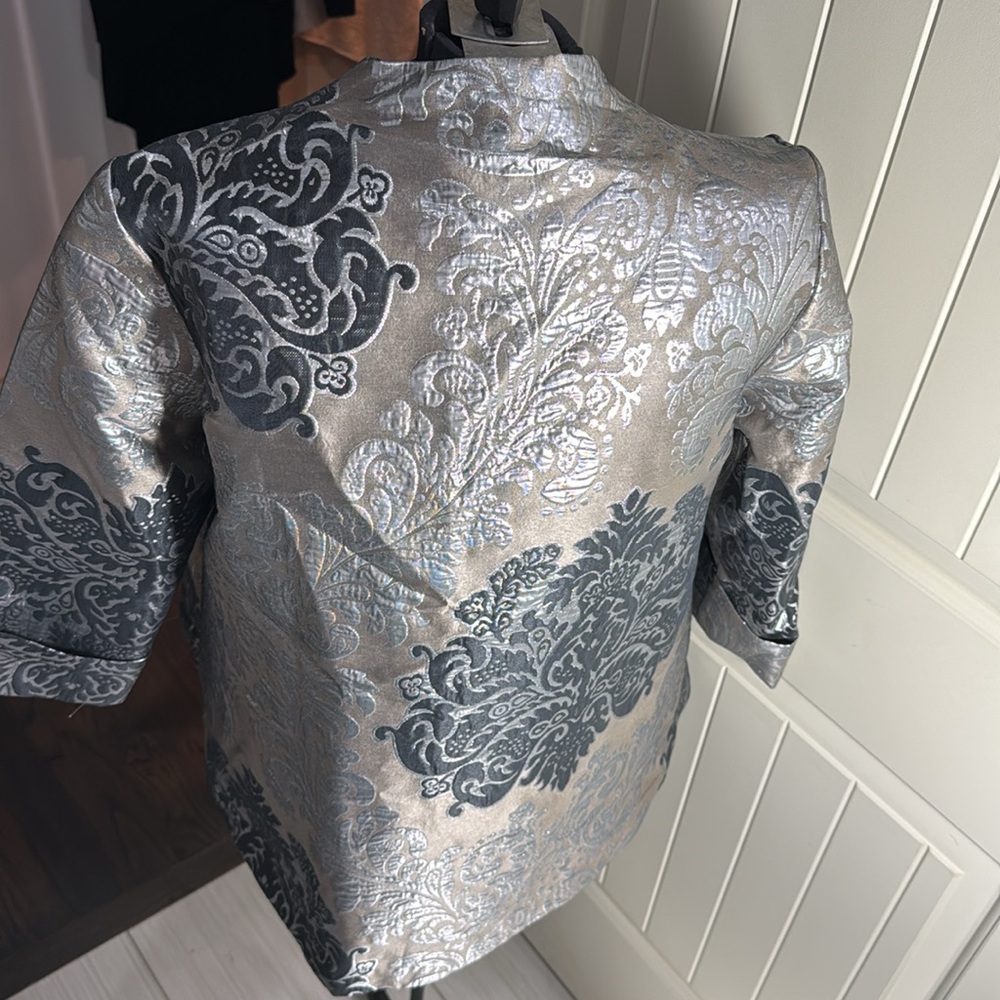 IC by Connie K Metalic grays Button Front blazer Size Medium - Picture 3 of 5